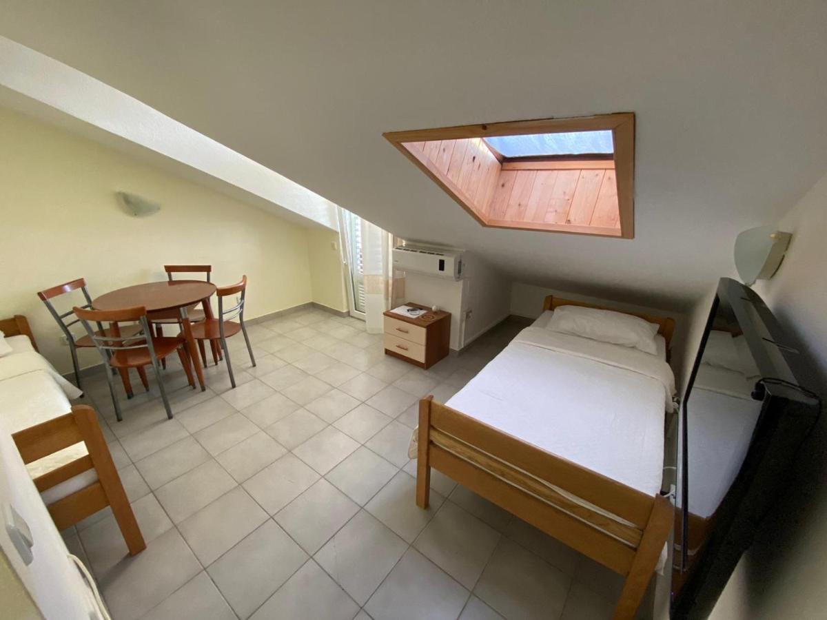 Blue Wave Apartments Turanj Eksteriør bilde